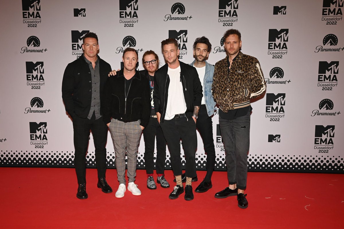 orepublicbrasil's tweet photo. 📸OneRepublic no Red Carpet do #MTVEMAs (2/2) https://t.co/Wa06HhqonD