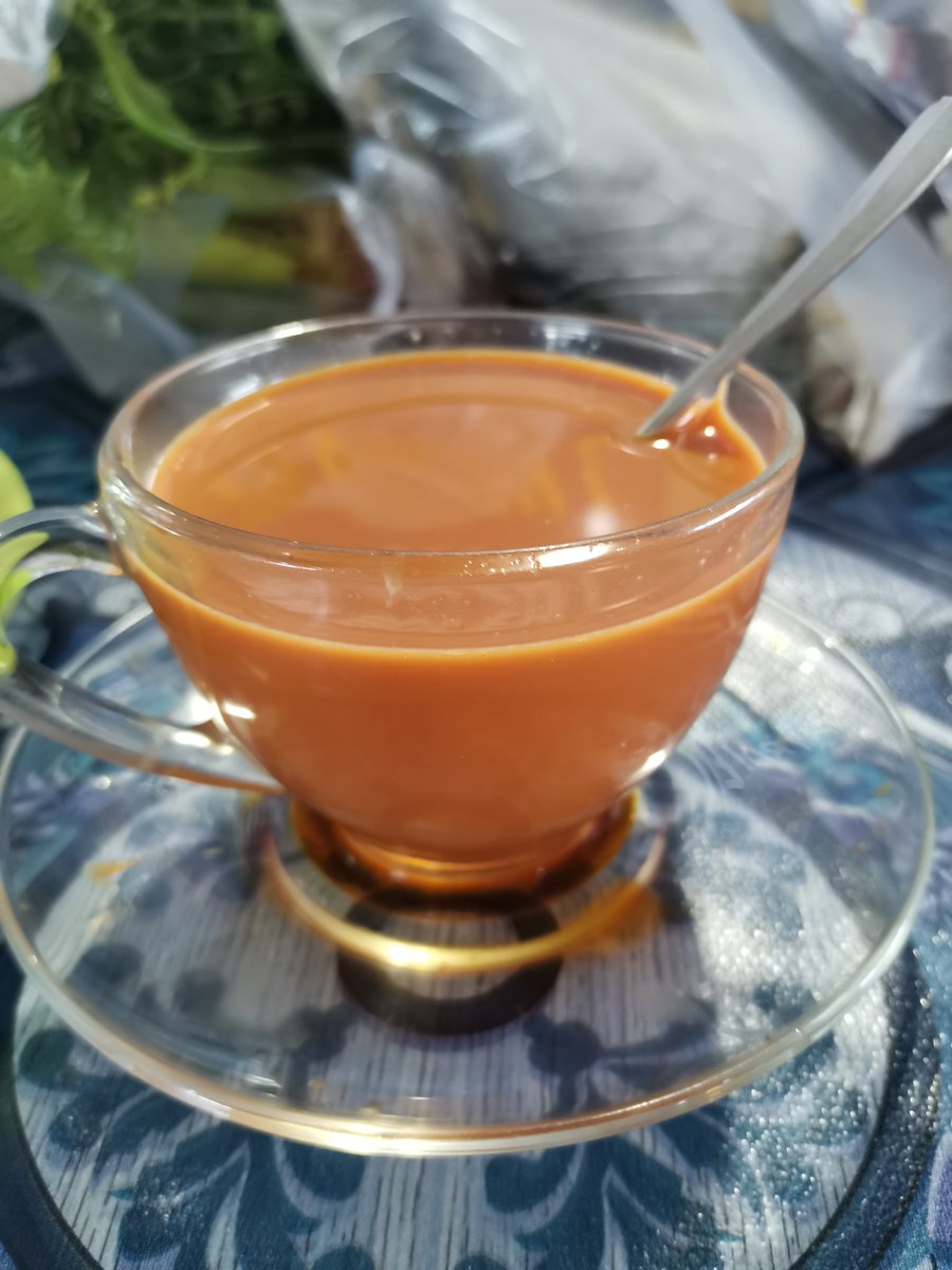 SobellaAfzan_'s tweet photo. Kuat betul aura pepagi auto mengimbas masa silam.. puluhan tahun ni pula baru dapat merasa minum macam ni so sedar lah diri angka umur tu makin banyak 😅 #minumdalampiringlagirare ☕ https://t.co/1cSVLdBr3A