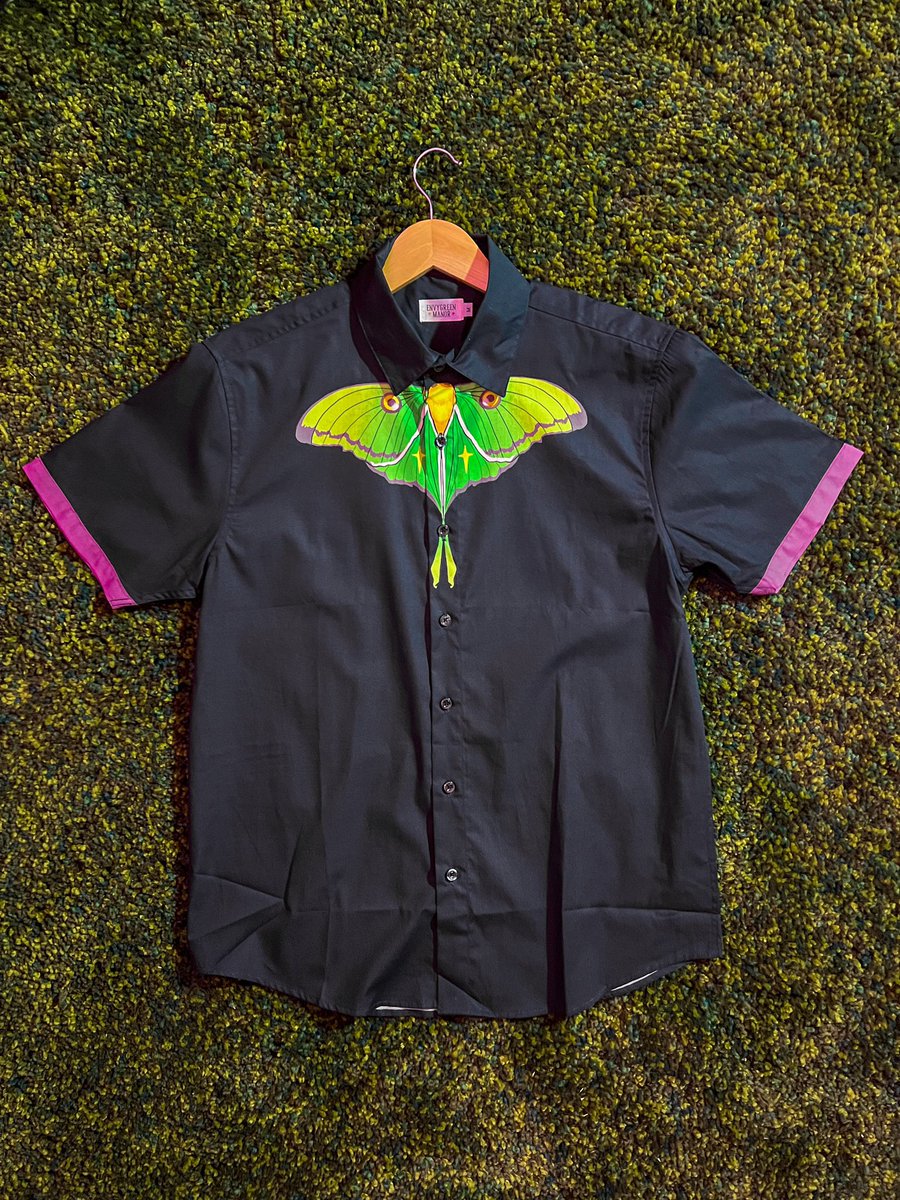 They’re dating✨🦋

(Shirts by me available on <a href="/envygreenmanor/">Envygreen Manor 🗝️ Closing Sale! ✨</a> Nov 19th)