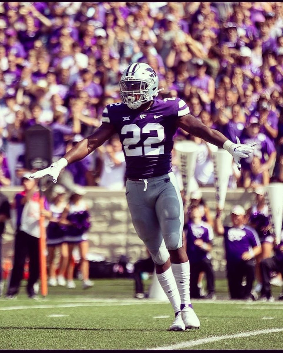 I am extremely blessed to say that I have received my 16th offer from Kansas State University Thank you for the opportunity <a href="/CoachKli/">Chris Klieman</a> #GoCats🟣⚪️ <a href="/CoachOmli/">Tate Omli</a>