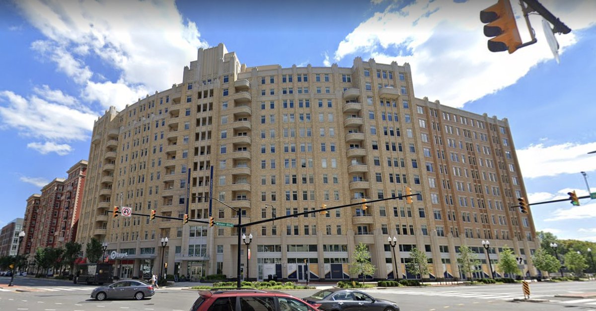 ebwhamilton's tweet photo. A reverse history of Art Deco in North Arlington, starting with my favorite: The Waycroft 2020 https://t.co/zq3sQpaFx4