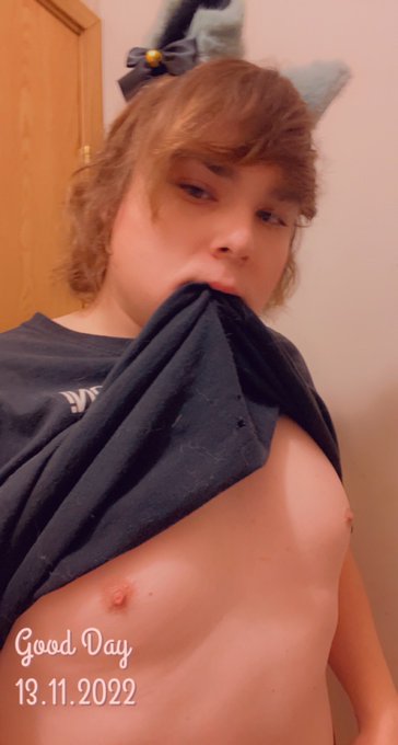 Small trans girl Titties https://t.co/vFxN7rfYig