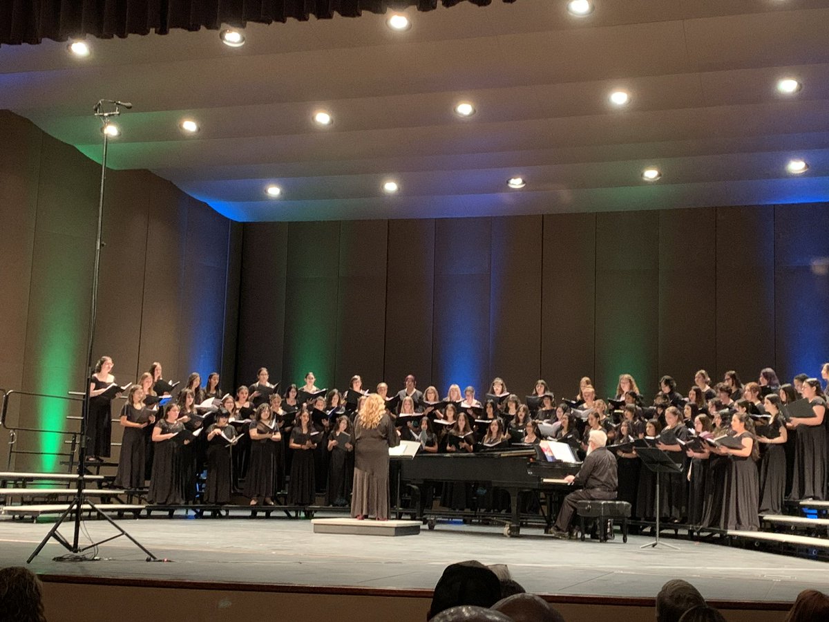 Our Singing Eagles sang at Victoria ISD Fine Arts Center for the 2022 Region Mixed &amp; Region Treble Choirs under the direction of Dr. Muhn &amp; Mindy  Bersalona!! 
It was a beautiful moving concert &amp; proud of our students who worked hard &amp; auditioned to be part of these top choirs!