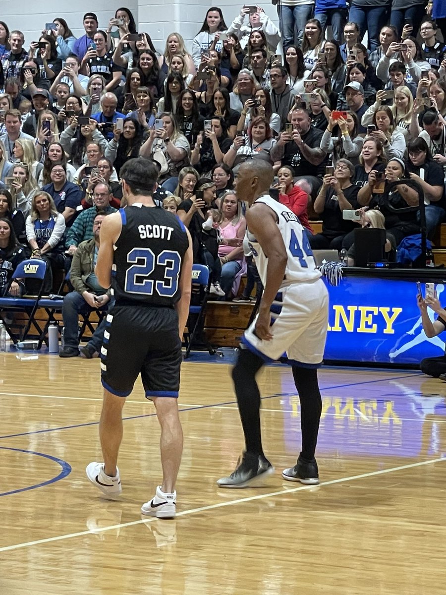 victoriarguzzo's tweet photo. the basketball game was such a core memory that will be engrained in my mind and the minds of one tree hill fans, forever. #OTHfam #OTHForever https://t.co/WiMRPcSRC1