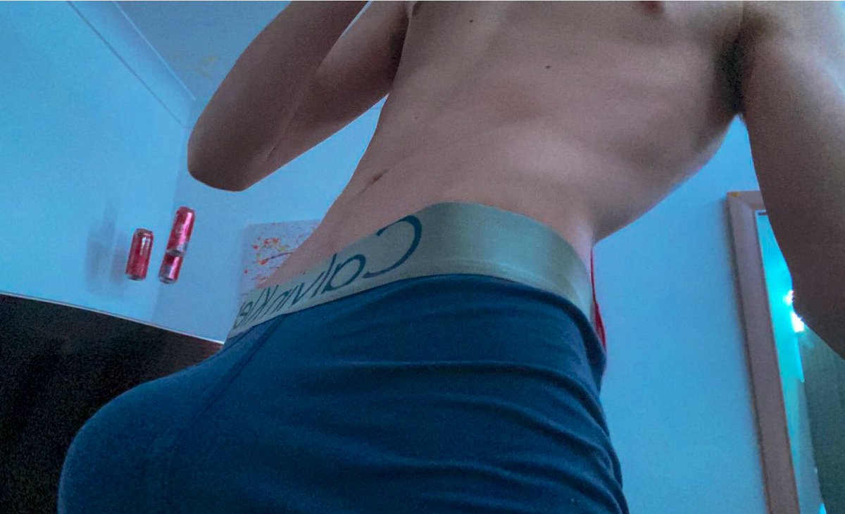 JamesDawn591's tweet photo. who likes the view? #gay #bi #hung #hunguk #hunguklad #hunglad #hunglads #dick #bigdick #twink #uktwink #bulge #bulges #bulgespotter #bulgeplay #onlyfans #retweet #like #horny #hornytwink #bwc #jerking #handjob #pants #calvinbulge https://t.co/VPP4PyM7FK
