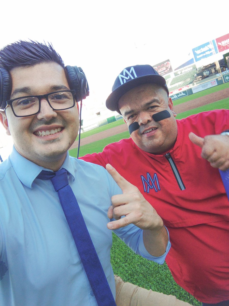 #Chevale: Caballo cual es el único equipo de grandes ligas donde yo no podría trabajar?
Yo mero: Cuál?
#Chevale: los GIGANTES de SF 😳😂 ídolo Valentín Burgos 🙌🏼