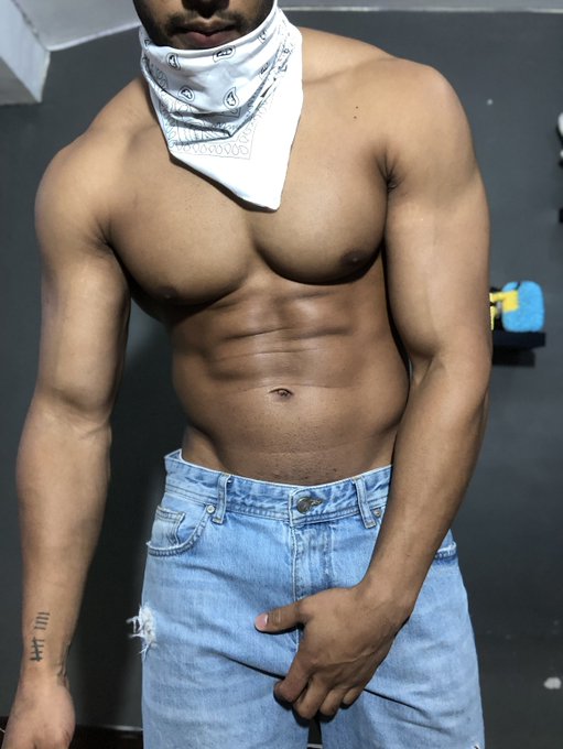 🍫 Hungry for some? #nsfwtwt  #MuscleMan  #Bulgeboy  #sellingcontent https://t.co/mik9Ns5fle<a href="/tag/nsfwtwt"class="tags">#nsfwtwt</a><a href="/tag/muscleman"class="tags">#MuscleMan</a><a href="/tag/bulgeboy"class="tags">#Bulgeboy</a><a href="/tag/sellingcontent"class="tags"><span>#sellingcontent</span></a>