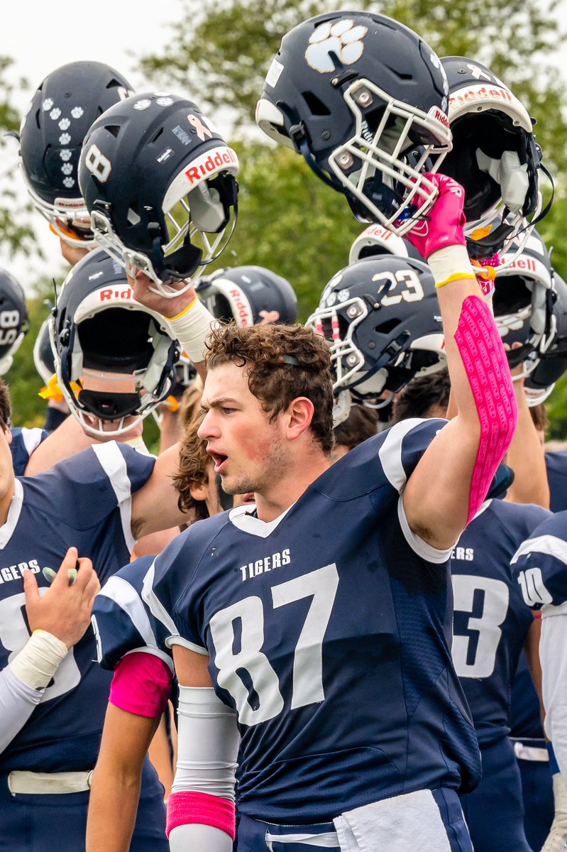 nhs_ftb_booster's tweet photo. Congratulations to Tiger Captains @Timcleary_17 @owen_johansen26 and Drew Miller for being named to the @SectionXIFBall All County team. Go Tigers!!! @NPTTigerSports @NFFNetwork @SCFCAFootball @NptTiger @AnthonyLifrieri https://t.co/66chi2aLmY