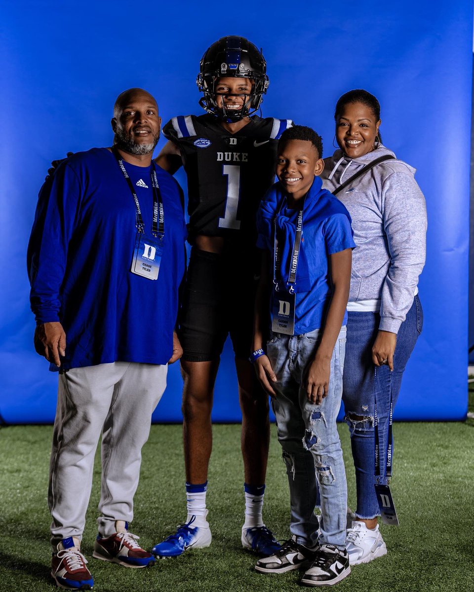 Had a great weekend in Durham! Thank you for the invite‼️💙❕💙<a href="/DukeFOOTBALL/">Duke Football</a> <a href="/DUFBRecruit/">Duke Football Recruiting</a> @TrueBlueTrooper @DerekMillerDuke <a href="/CoachMikeElko/">Coach Mike Elko</a> <a href="/CoachIsh_/">Coach Ishmael Aristide</a>  #BleedBlue <a href="/CoachFominaya/">Coach Fominaya, Ed.D.</a> <a href="/hiramhornetsFB/">Hiram Hornets Football</a> <a href="/HiramAthletics/">Hiram Athletics</a>