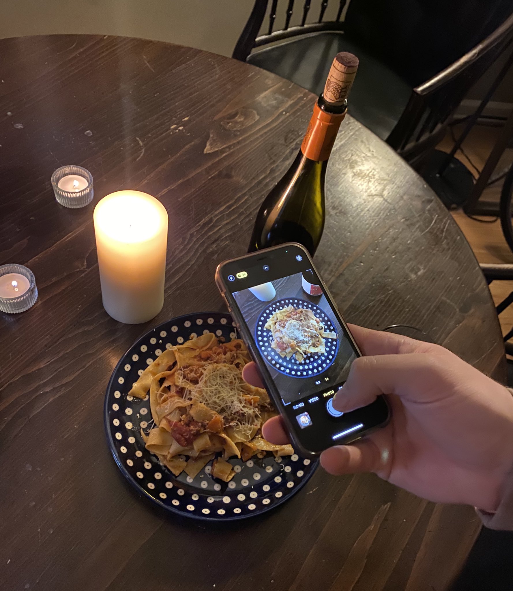 rach on Twitter "Phone eats first https//t.co/qYKpeuAlAn" / Twitter