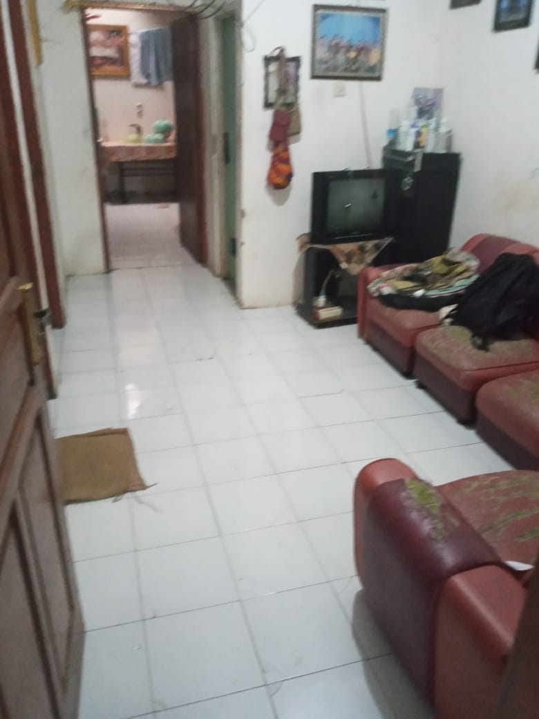 GandiusH's tweet photo. Rumah ini di jual. Di kota Jayapura waena perumnas 11.kalo ada yg mau beli.rmh ini Hubungi nomor ini.081344293229 terima kasih. https://t.co/S6pCeE5Wen