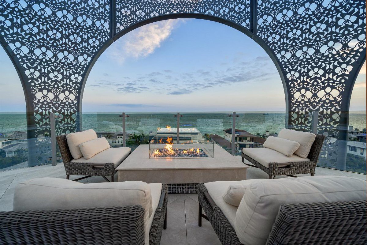 PassiveStacking's tweet image. Just a few casual picks of the ‘most generous billionaire’ house in the Bahamas which is now for sale…

Somehow I think he was out for himself and not for the greater good.

Correct me if im wrong! 

#cro #cryptocom #finance #SBF_FTX #ftx #JustGiving #Crypto #cryptocurrency #sbf