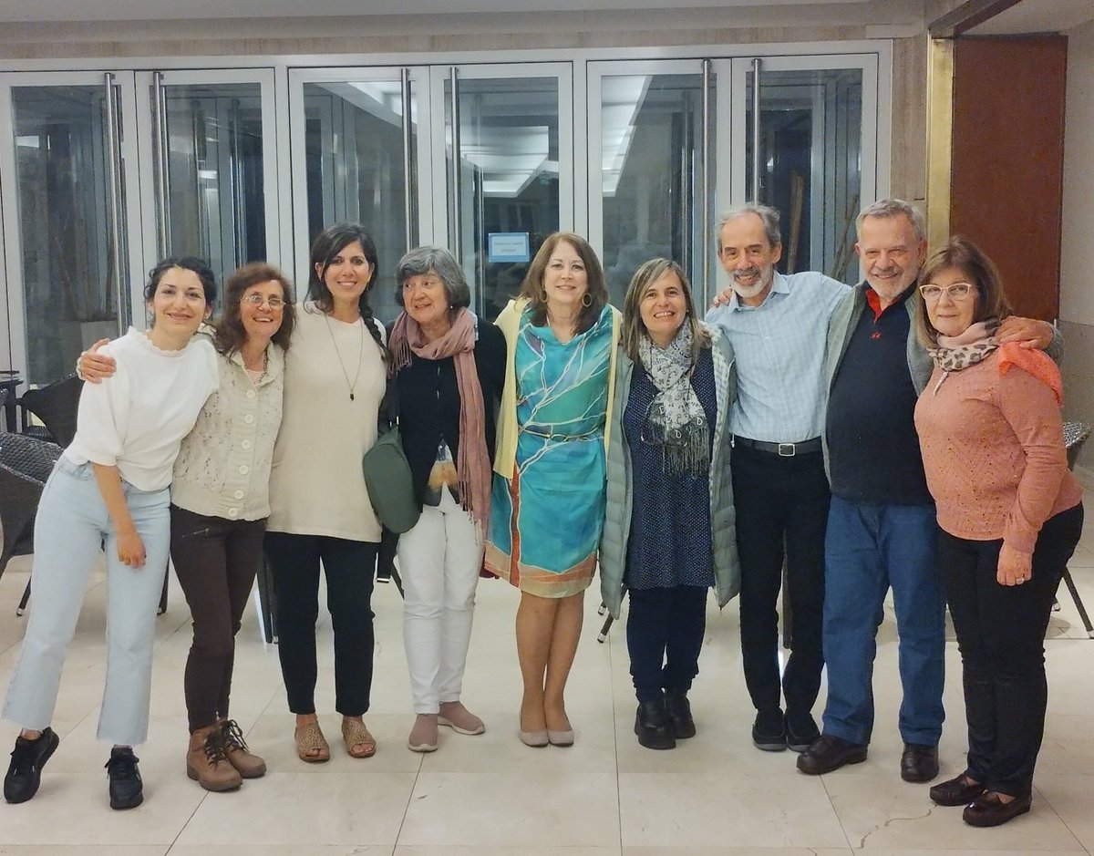 Encuentro presencial muy anhelado por este equipo que trabaja hace años por una Bioética que busca transformar miradas y prácticas en el área crítica. Aprovechamos y renovamos el compromiso. Hasta el próximo encuentro compañerxs <a href="/mpdace/">Mariana Pedace</a> <a href="/AnaliaOcchiuzzi/">Analia Occhiuzzi</a> <a href="/Debi_Lema/">Debi Lema</a> #mdq <a href="/SATIarg/">SATI</a>