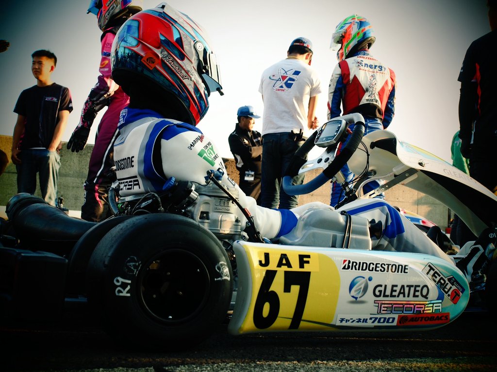 gleateqms_twi's tweet photo. 【お疲れさまでした😊】
.
タイヤ開発競争が勃発されてきた全日本カート選手権の最高峰クラスもついに幕が閉じましたね😌 劇的な終わり方でしたが、しっかりとしたパフォーマンスを最後の最後でお見せできたと思います🙌
関係者の皆さま、1年間お疲れさまでした‼️
#GLEATEQKART
#ゴーカート https://t.co/xya0FXuYYk
