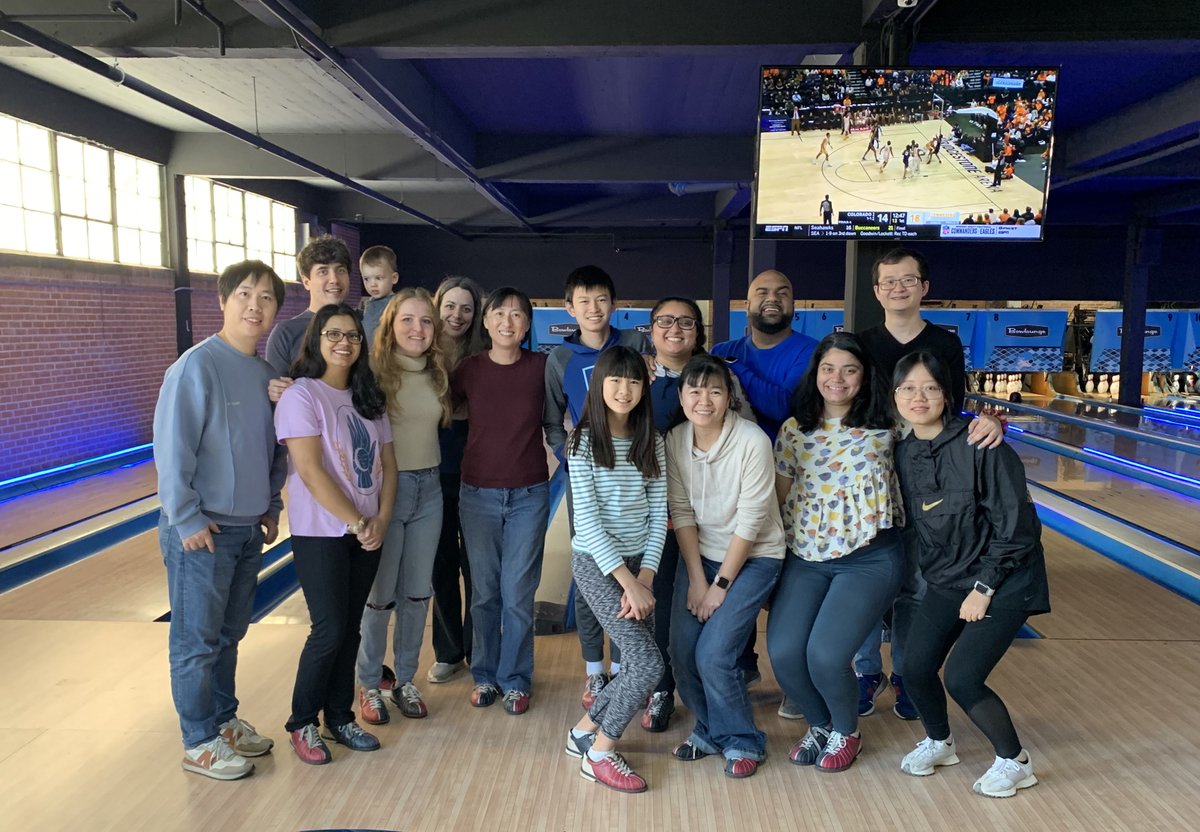 EChenLab's tweet image. Lab bowling day 🎳😀