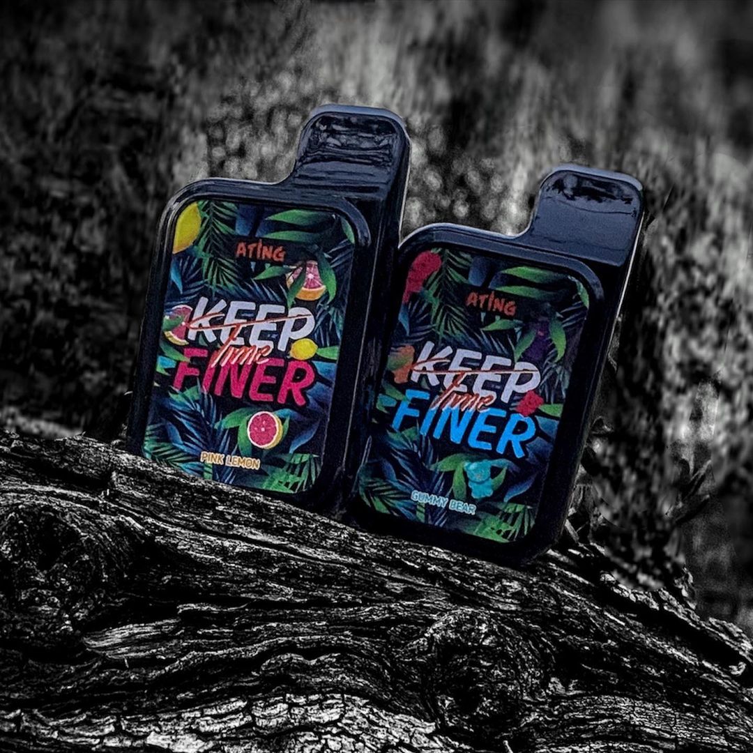 ating_bar's tweet photo. ⚌ ATINGVAPE ⚌
▪️1000 bocanadas
▪️550 mAh
▪️3,5 ml
▪️54*50*16
▪️21G
▪️14 sabores para elegir
@atingbarofficial
https://t.co/7DMylEcv0f
#ating #atingbar #atingvape #atingbarvape #disposable #desechable #reciclaje #puffs #funnyvaper #vaping #fruits #vape #chi https://t.co/VoQAr9D6Zd