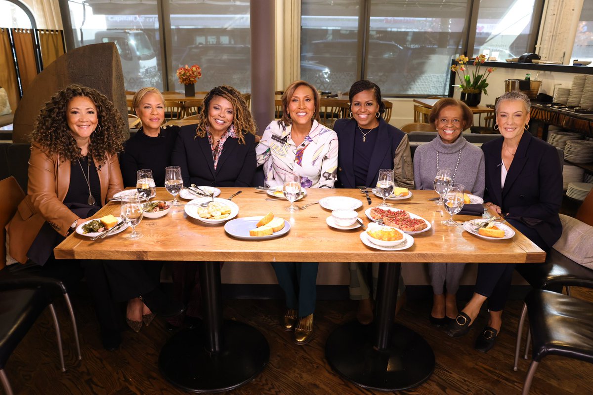 MichelleObama's tweet photo. I hope you’ll tune in tonight at 10pm ET on ABC with @RobinRoberts to learn more about my new book, The Light We Carry, and hear from the strong women who I lean on as part of my kitchen table.  
 
Photo Credit: ABC/George Burns https://t.co/47OSFtRr51