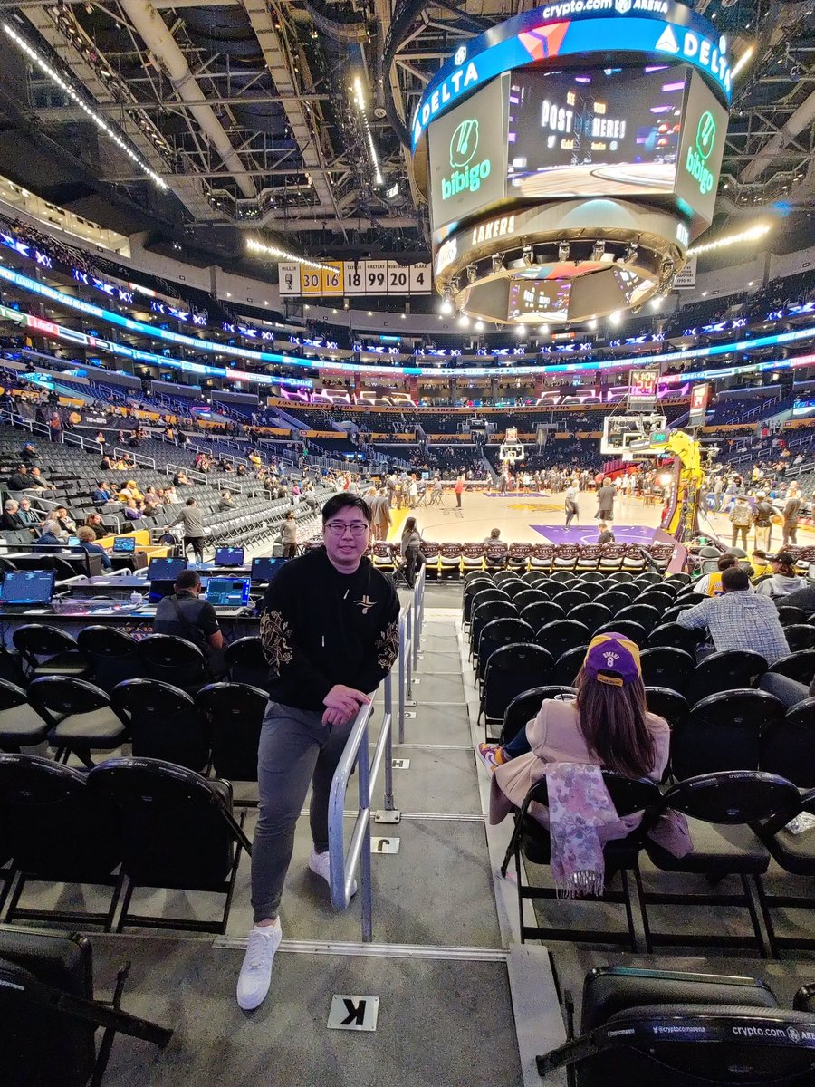 jkwfong's tweet photo. #LakeShow https://t.co/Q27iQ34KBW