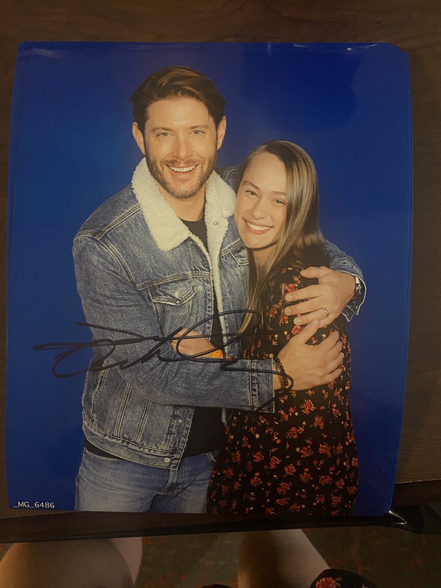 deansfishtaco's tweet photo. couldn’t get out the door without one last hug from @JensenAckles ❤️ love you so so much #SPNPHX #SPNPhoenix #phxcon https://t.co/eNGmj5TrFW