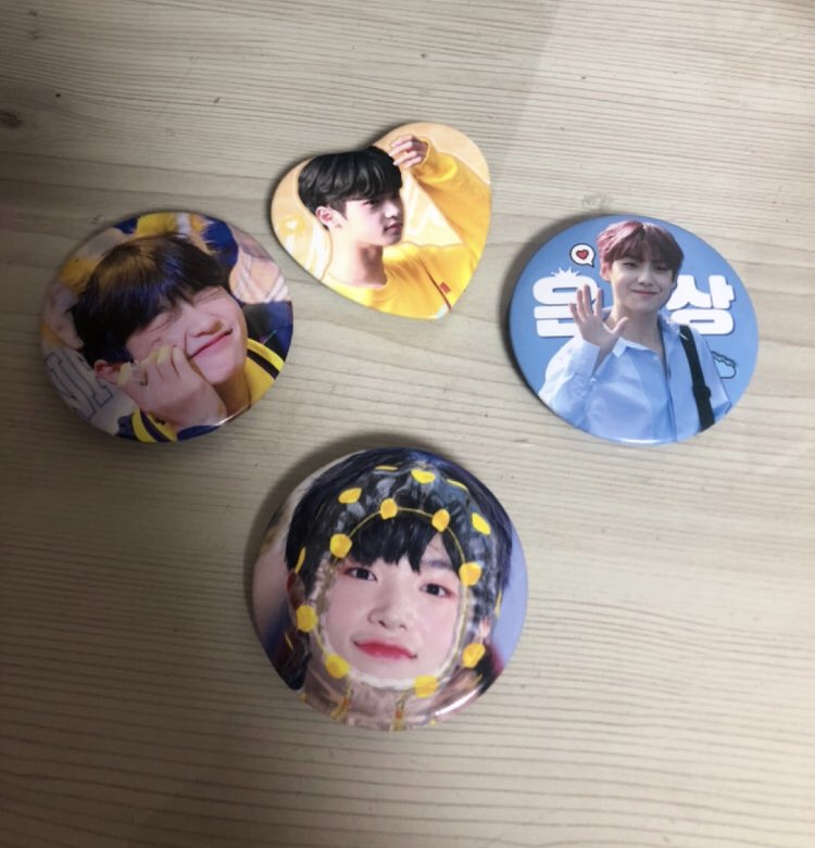 hyun_SDP's tweet photo. 손동표 핀버튼 개당 1500원 
하트만 2000원 하트는 뒤에 약간 녹이 슬어있어요ㅠ
이은상 핀버튼 1000원
편하게 연락주세요☺️
#손동표 #손동표_굿즈 #손동표_핀버튼 #이은상_핀버튼 https://t.co/j9G4JFfDjW