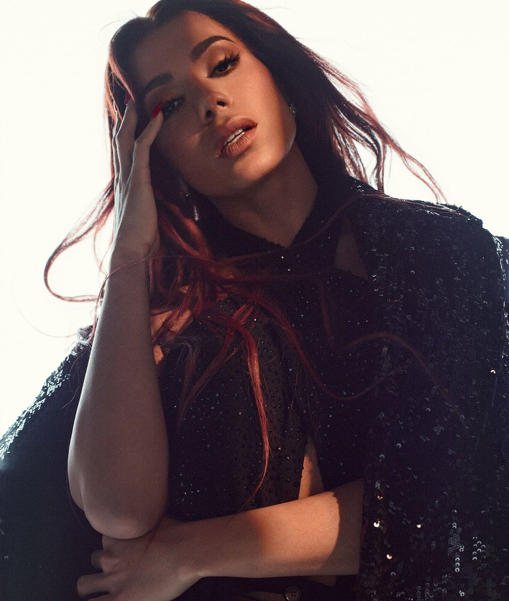 TumblrGrandeFa1's tweet photo. Anitta becomes the first Brazilian artist to win an #MTVEMA and #VMAs #vmas2022 #Winner
#anitta https://t.co/o9BTHC0Dn8