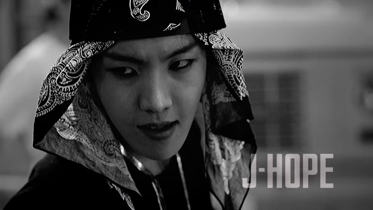 setiogi's tweet photo. The bandanas in #RunBTS might represent @BTS_twt eras chronologically - A THREAD.

The song started off with folded bandanas worn under caps, exactly like what Hobi wore in their debut song “No More Dream”.

The BEGINNING of #BTS

1️⃣ https://t.co/GrbAbrE8W4