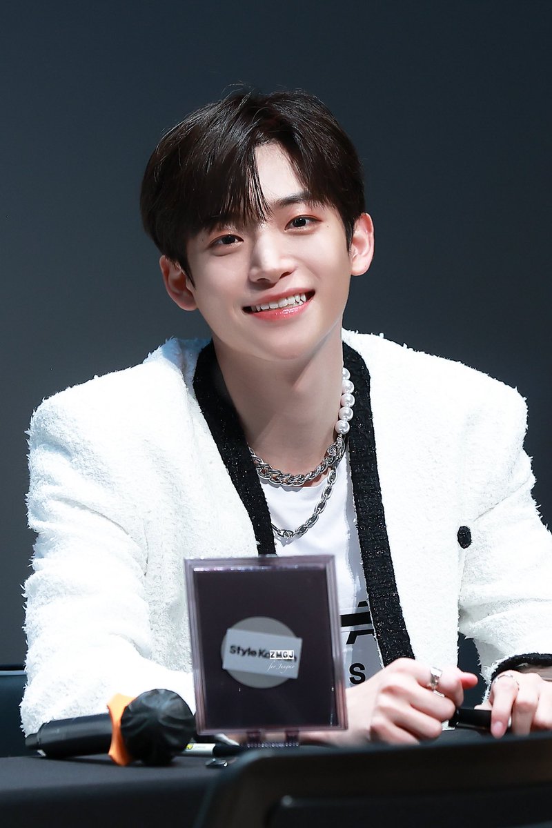 kjmcibyd's tweet photo. 20221112

😬 안녕 나의 월요일 요정

#정모  #JUNGMO  #CRAVITY #크래비티 https://t.co/hVy4TFNZTt