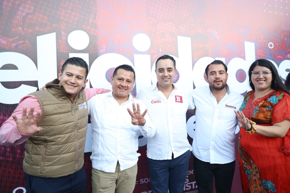 CarlosTorres4T's tweet photo. Desde #Morelia, estamos de fiesta por el cumpleaños de nuestro líder, el presidente @lopezobrador_ 

Esta transformación avanza, nadie la detiene, porque vamos de la mano con el pueblo de Michoacán y de México. 💪🏽 https://t.co/uvmbECG6VZ