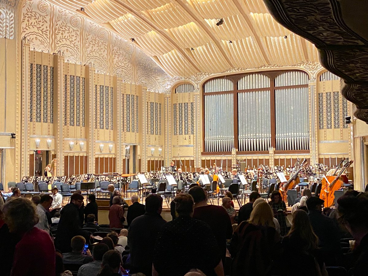 So lucky to have been able to watch the <a href="/CleveOrchestra/">Cleveland Orchestra</a> perform under THE amazing John Williams as the House Doctor on call tonight! Thank you @CaseUHmed @UHRainbowMedPed <a href="/PShaniuk/">Paul Shaniuk</a> what an amazing opportunity for resident wellness on this ❄️ wintry day :)