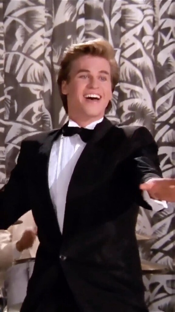 80sRetroRewind's tweet image. #topsecret #valkilmer #nickrivers #80s #80sretro #1980s #80sclassic #eighties #80sflashback #retro80s #80smemories #80snostalgia #80spopculture #the80s #80smovies #forgotten80s #genx #retrorewind80s instagr.am/reel/Ck7HyNHpf…