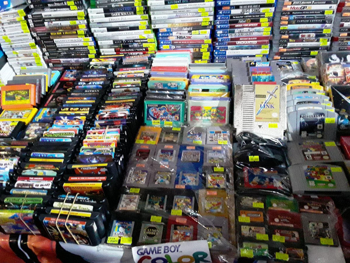 YuushaDX's tweet photo. Fui a mi primera #RetroStart y esruvo increíble, lleno de juegos tanto viejisimos como los más nuevos, allí probe el #SonicFrontiers y uno que otro juego de Sonic más. Me hubiese gustado probar más consolas y juegos pero estaba más enfocado en Frontiers. https://t.co/IqhPl6xU4e