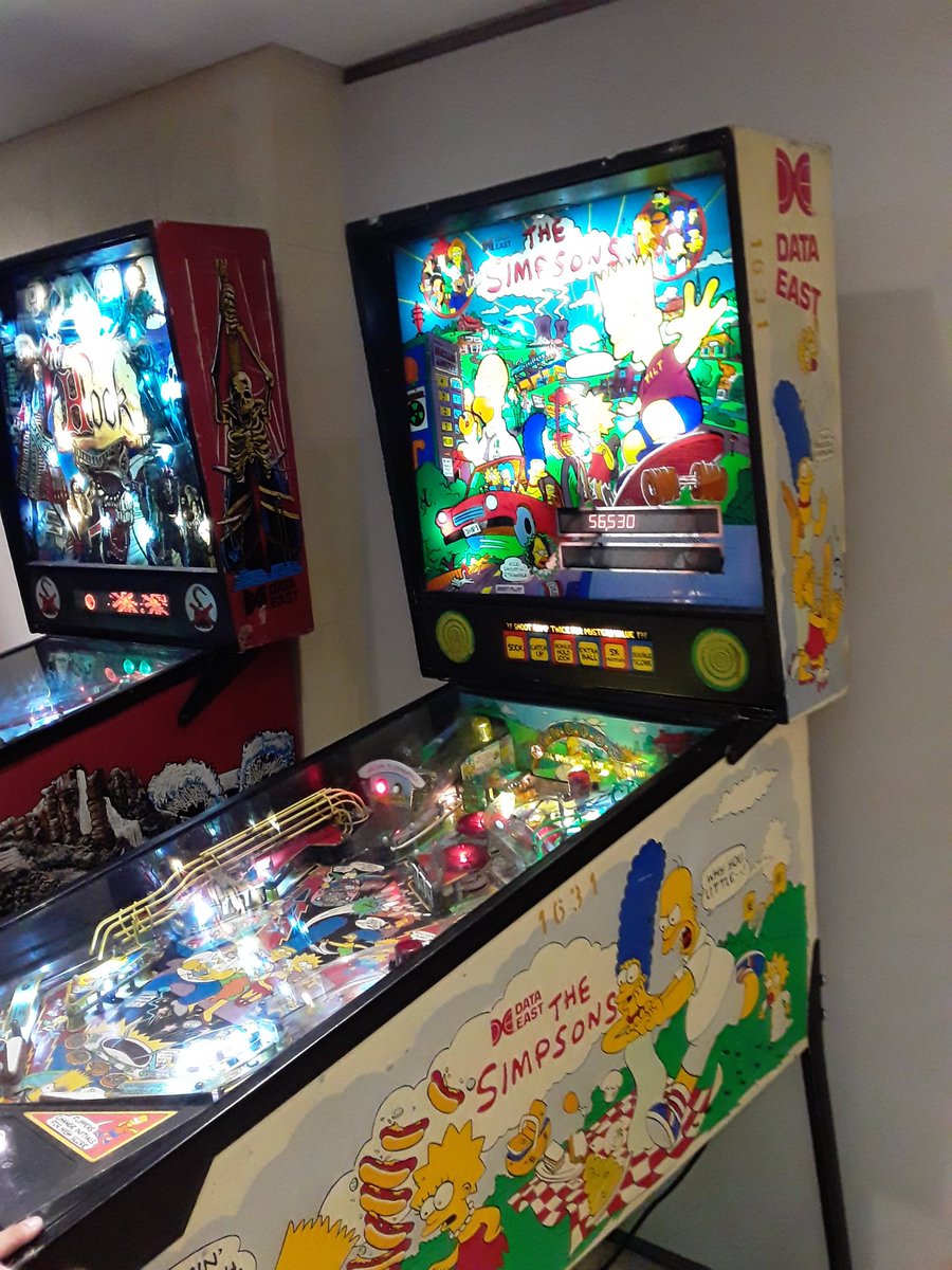 YuushaDX's tweet photo. Fui a mi primera #RetroStart y esruvo increíble, lleno de juegos tanto viejisimos como los más nuevos, allí probe el #SonicFrontiers y uno que otro juego de Sonic más. Me hubiese gustado probar más consolas y juegos pero estaba más enfocado en Frontiers. https://t.co/IqhPl6xU4e