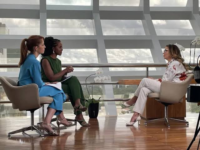 staffpop_ofc's tweet photo. Que entrevista 👏♥️🖤
A primeira Dama, que tanto sonhamos !
#janja #Fantastico https://t.co/UXV2cYAP10