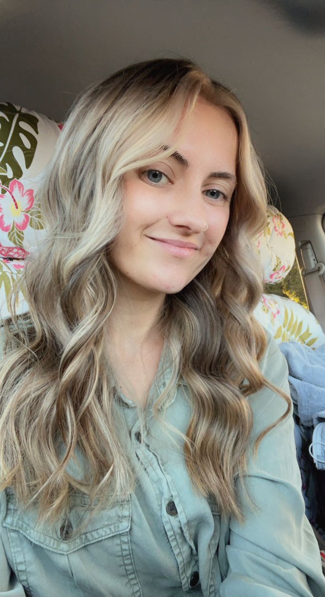 Jess_GoWithIt_'s tweet photo. Almost up to the level of blonde I’ve been wanting! So obsessed with this https://t.co/rRHNRMIJrK