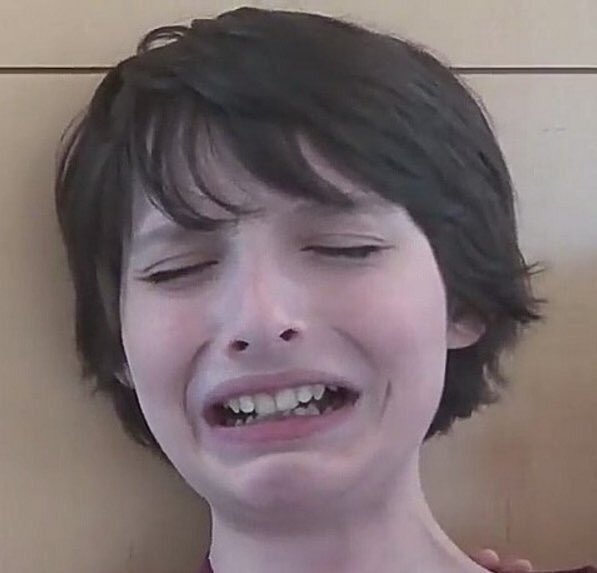 steinnkey's tweet photo. lendo 90 questões do enem  // lendo 90 páginas de fanfic no wattpad https://t.co/msYS9Hc26W