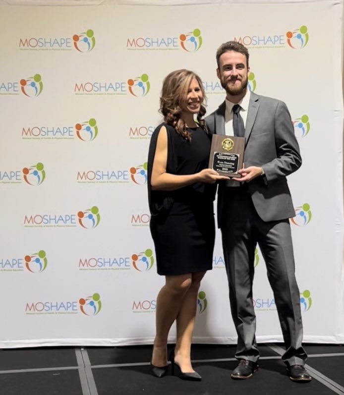 UCMPhysEd's tweet photo. HUGE shoutout to Mr. Evan Dunning (@physedwdunning) on his recognition as a 2022 @MOSHAPE1 Outstanding Student Major of the Year!! 🏆🎉🏆 #SharingOurStory2022 https://t.co/XppPc8QRQ5