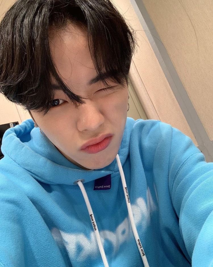 hyukb8t's tweet photo. holaa soy jaehyuk böt y estoy aquí para recordarte lo mucho que treasure y yo te amamos <3

cuando me necesites no dudes en ir a mi dm :3 https://t.co/qBzY8EeixZ