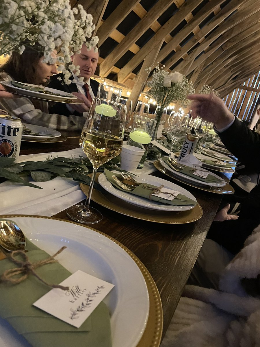 williamhartler's tweet photo. Why do people in the south get married so young? It was fun tho https://t.co/pU65MqsUK6