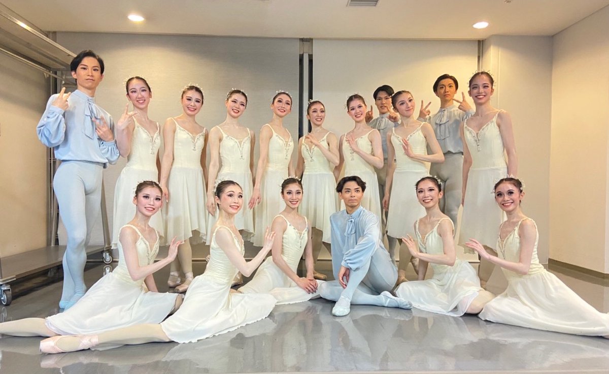 vMARIKOv's tweet photo. 2022年11月12日
「ダンスヴァンドゥDanse Vingt-Deux ~牧阿佐美の世界~」
終演いたしました!
@asamimakiballettokyo
#牧阿佐美バレヱ団
#ダンスヴァンドゥ
#牧阿佐美
#シンフォニエッタ
#asamimakiballet
#dansevingtdeux
#dance22
#迷子 https://t.co/rh9c7DoqsS