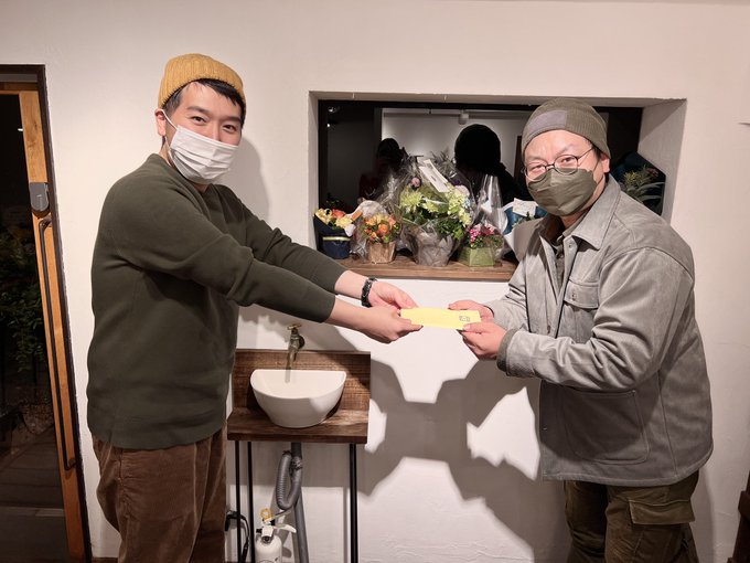 展示ラストのお客様、喪中の法然さんお忙しい中かけつけて下さり、本当にありがとうございました!!ムジーナのイラストまた楽しみにしてます 