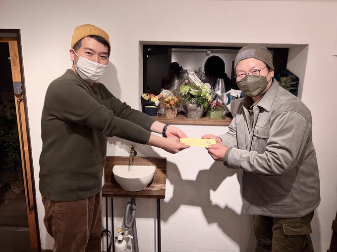 展示ラストのお客様、喪中の法然さんお忙しい中かけつけて下さり、本当にありがとうございました!!ムジーナのイラストまた楽しみにしてます 