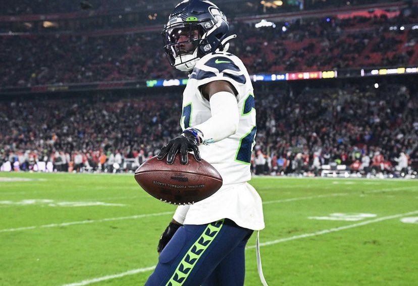 Tariq Woolen joined Casey Hayward and Earl Thomas today as the only players since 2010 to have at least 5 INT’s in their first 10 career games. 

The Seahawks rookie CB is ELITE 🔥