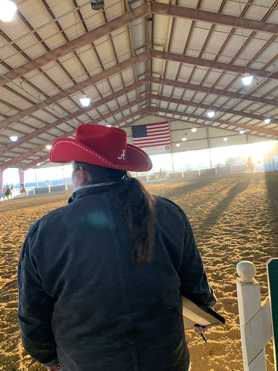 echristie19's tweet photo. Pretty sure I have the best coach hat in IHSA💁🏻‍♀️ https://t.co/hYx8z4Jyja