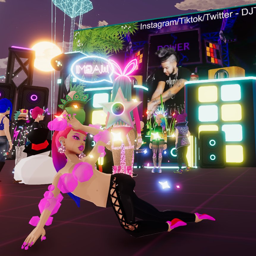 MAMATRAXdcl's tweet photo. Closing the end of #DCLMVMF22 at the Techno Stage ! Come catch @DJTRAXNFT &amp; CJTrax set!  (-66,80) 🦖💚 @DJTRAXNFT #DCL #web3 #metaverse #digitalfashion @decentraland https://t.co/ZJTud5j3Of