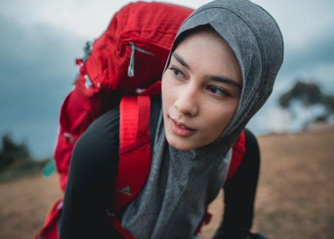 eigeradventure's tweet photo. Rawat wajah selama mendaki? memang bisa? ada waktu? Bisa dong! yuk cari tahu cara merawat wajah selama mendaki~
A Thread
#EIGERTips https://t.co/5RbMaHDMNz