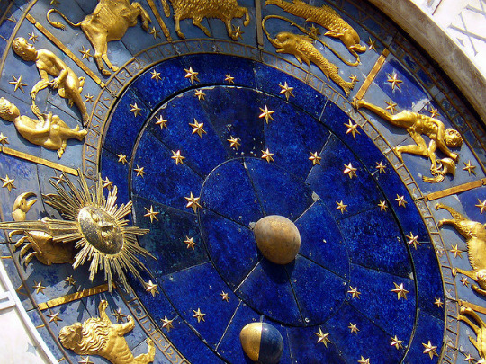 SketchesbyBoze's tweet photo. we need to bring back having town squares with ornate astronomical clocks https://t.co/hw9UVQri0j