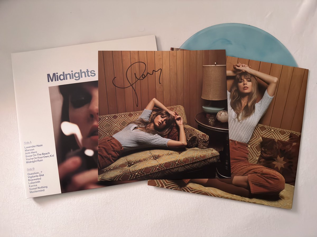 midnightsjuan's tweet photo. ✨INTERNATIONAL GIVEAWAY✨
Signed Midnights: Moonstone Vinyl

TO ENTER
-Like and RT
-Reply with what country you’re from and your favorite @taylorswift13 song

Winner will be chosen 11/20
Shipping is free https://t.co/G4lIKKjQpn