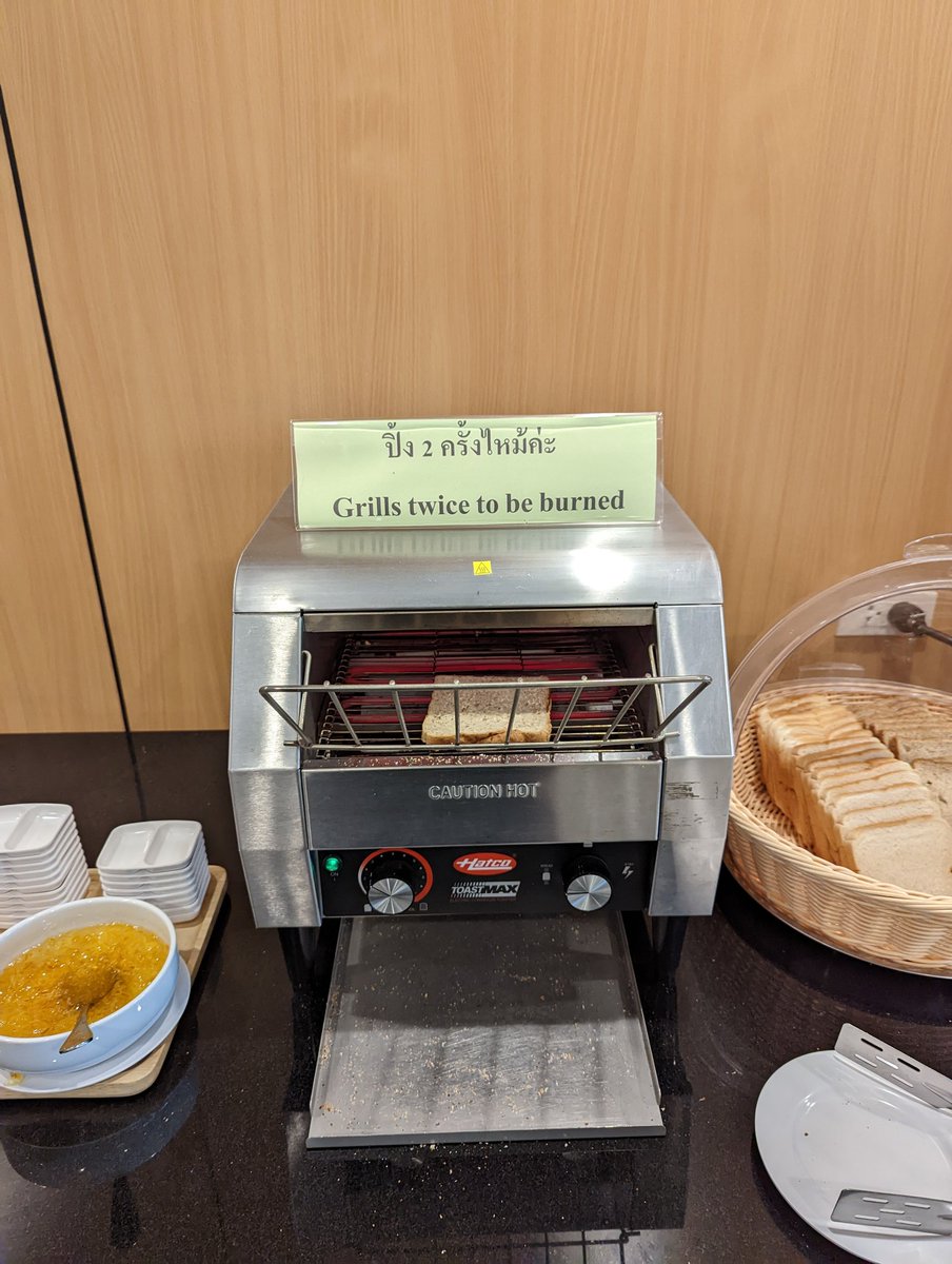 iacceso's tweet photo. threatening hotel breakfast https://t.co/rxy1gTkHXQ