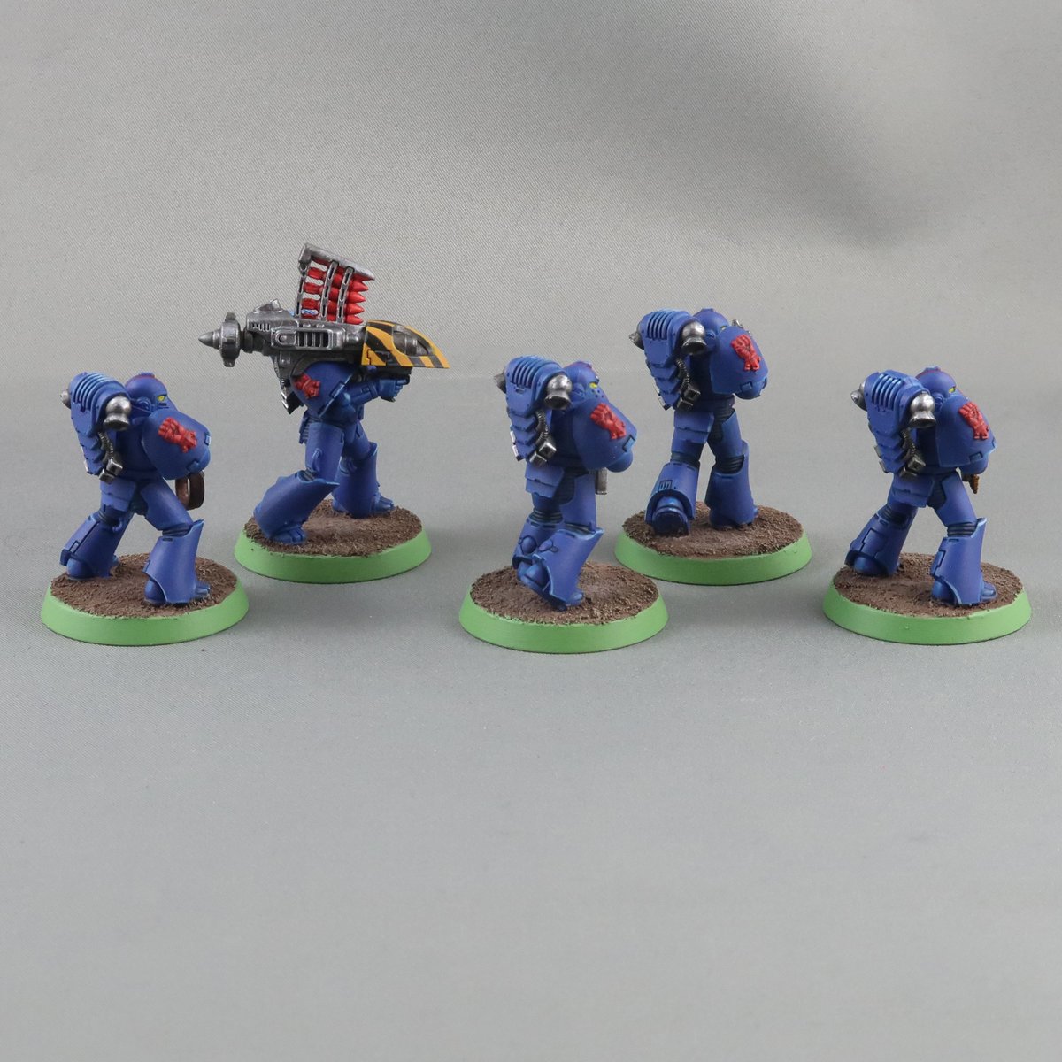 mors_d's tweet photo. Finishing up my #35YearsOf40K Tactical Squad was fun. The lessons I learned from the first combat squad went into better highlighting. During final assembly I did find a few mistakes made on the arms of one marine in initial assembly.
#WarhammerCommunity #PaintingWarhammer https://t.co/2pNwu8CZhc