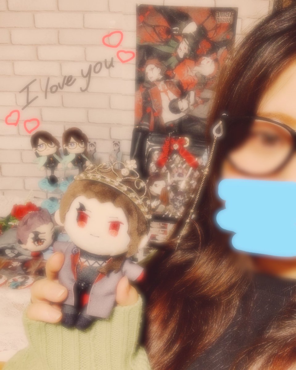 vp_MIST's tweet photo. ミさんから奪った()カーディガンと黒ぶちメガネで匂わせしてたんだけど相変わらず黒ぶち似合わ��すぎて泣いた😇😇 https://t.co/tCB0V2ivVe